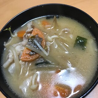 もやしたっぷり豚汁